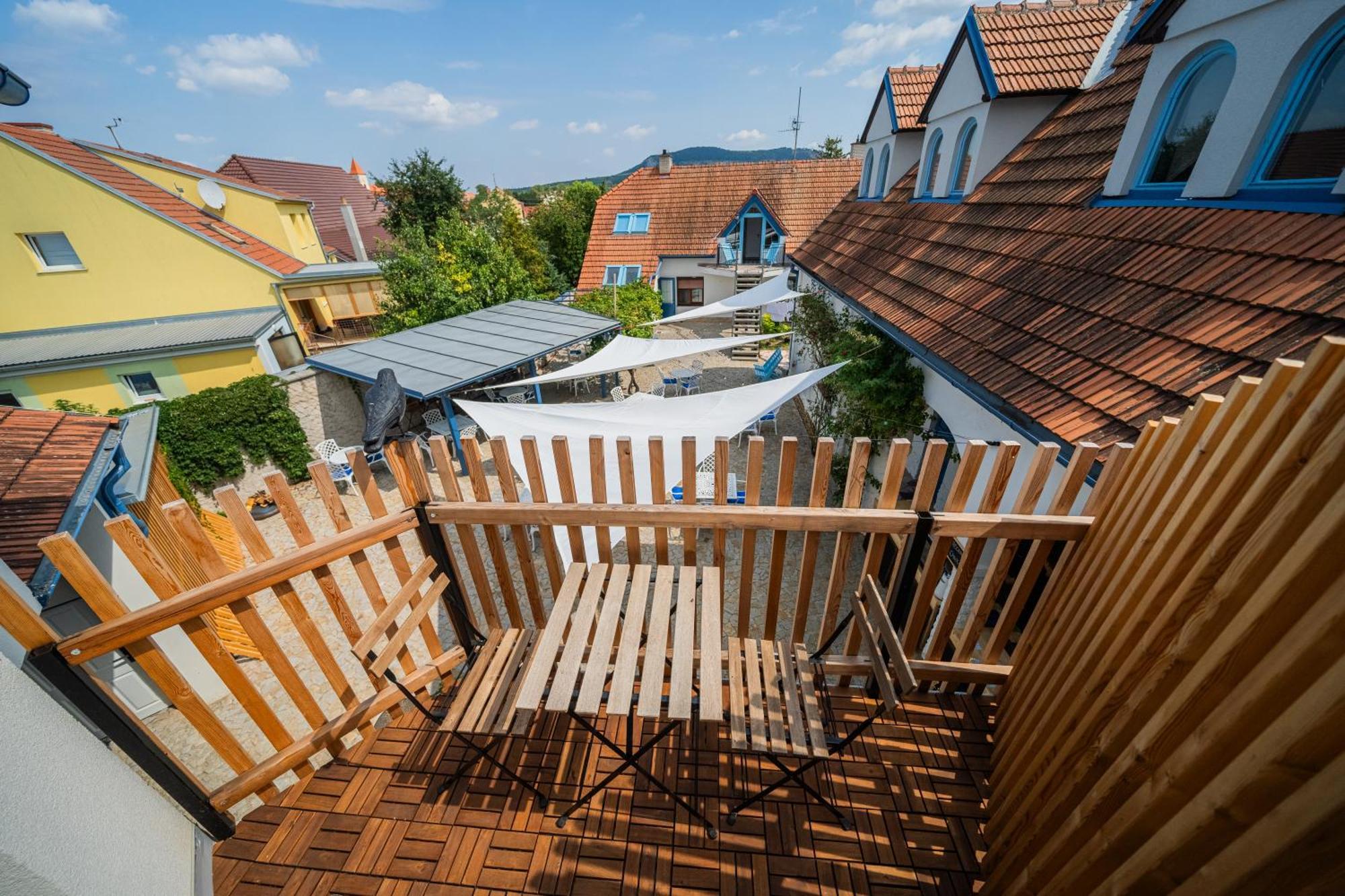 Naturalni Vinarstvi Tomas Krizek, Penzion Dvorek Dolní Dunajovice 外观 照片